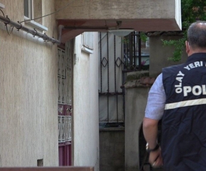 Emekli polis beylik tabancasını temizlerken kazara kendini vurdu