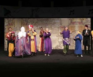 Mersin Büyükşehir Belediyesi, ’Çiğdem Tunç Tiyatrosu’nu ağırladı