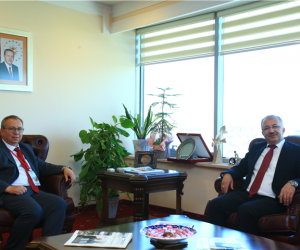 Cumhurbaşkanlığı Devlet Arşivleri Başkanı Ünal, Rektör Tabakoğlu ile bir araya geldi