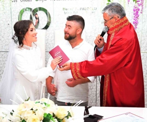 Savaş değil aşk kazandı, Ukraynalı ve Rus aşıklar Antalya’da evlendi