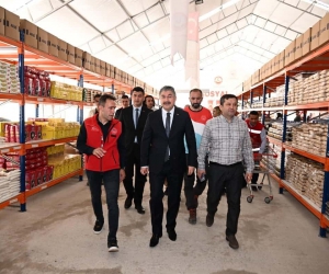 Osmaniye’de sosyal marketler depremzedelerin yaralarını sarıyor