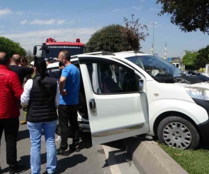 Pendik’te 2 araç çarpıştı: 1’i bebek 4 yaralı