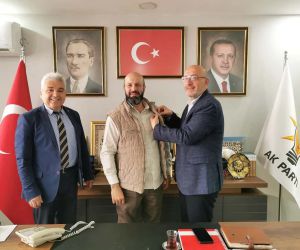 Kütahya Pazarcılar Odası Başkanı Hakan Akdaş, AK Parti’ye üye oldu