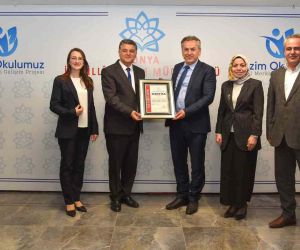 Konya İl Milli Eğitim Müdürü Yiğit kurumlara ISO 45001:2018 belgesini teslim etti