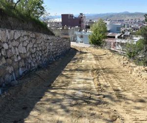Siirt Belediyesi Şeyh Süleyman Mezarlığı’nda yol yapım çalışmasına başladı