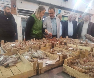 Bakan Kasapoğlu balıkçı esnafıyla bir araya geldi