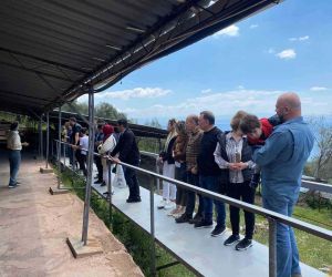 ETO Meclis Üyeleri Antandros Derneği’ni ve Antandros kazı alanını ziyaret etti