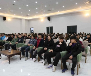 Başkan Aygün gençlere tecrübelerini anlattı