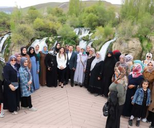 Muradiye Belediyesinden anneler günü programı
