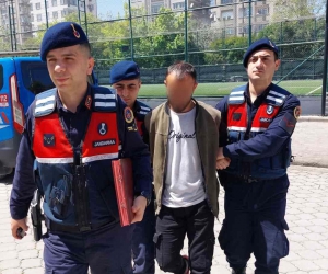Hırsızı girdiği evde düşürdüğü seçmen kağıdı yakalattı