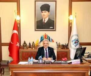 Vali Makas: “19 Mayıs, Türkiye Cumhuriyeti’nin temellerinin atıldığı bir diriliş ve şahlanış destanıdır”