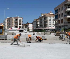 Kuşadası Belediyesi Davutlar Mahallesi’ndeki çalışmalarını sürdürüyor