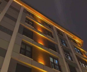 Küçükçekmece’de genç kız sokaktaki kavgayı izlerken camdan düştü