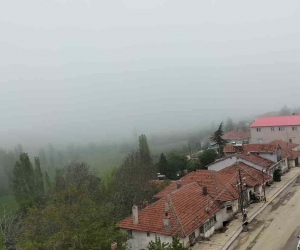 Mihalıççık’ın yüksek kesimlerini sis kapladı