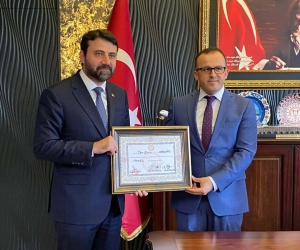 AK Partili Şahin ve Keskinkılıç mazbatalarını aldı