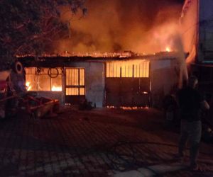 Çatalca’da  tamirhanede yangın çıktı, 1 kişi yanarak öldü