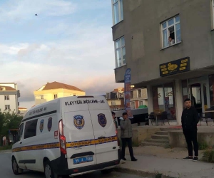 Eşinden boşanmak istemeyen koca, baldızının dükkanında kendisini vurdu