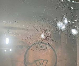 AK Parti İlçe Teşkilatı binasına saldırı