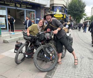 İstanbul’dan Tokyo’ya bisikletleriyle yola çıkan İngiliz çift: “Eskişehir’deki insanlar kadar içten gülen kimse yok”