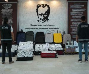 Bulgaristan’dan valizlerle getirilen 4 milyon liralık kaçak elektronik sigara ele geçirildi: 7 şüpheliye gözaltı