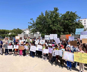 Deprem tedbirleri gereğince tahliye edilen okula bir yıldır çivi dahi çakılmadı