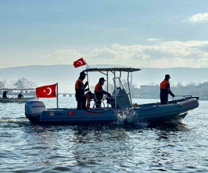 Bursa’da Uluabat Gölü’nde büyük operasyon...30 kişi suçüstü yakalandı