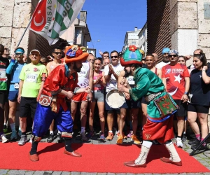 Bursa Emniyeti Tarihi Kent Koşusu için trafiğe kapatılacak yolları açıkladı