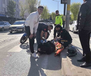 Kazaya yapan motosikletteki 2 kişi yaralandı
