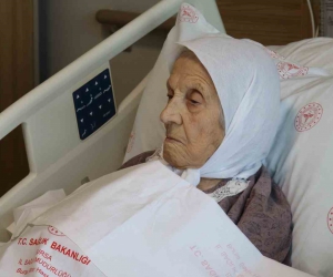 104 yaşındaki hasta, kalp ameliyatıyla sağlığına kavuştu