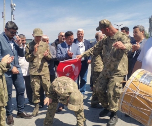 Gemlik’te başlayan askerlik Mudanya’da eğlenceyle sona erdi