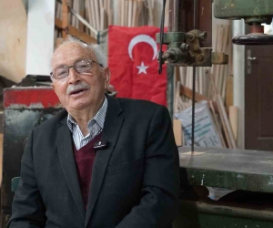 64 yıldır ahşap ile iç içe hayat sürüyor