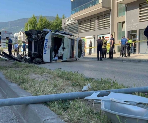 Polis aracı takla attı: 2’si polis 4 yaralı