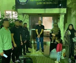 Bursa’da kaçak göçmen operasyonu : 9 göçmen, 1 şüpheli yakalandı