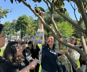 Bursa’da ağaçlar ‘kitap’ açtı
