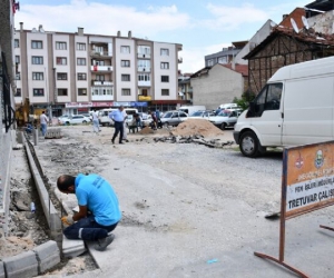 Sinanbey Mahallesinde Tretuvar Çalışmaları Sürüyor	
