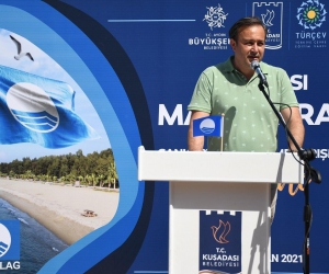 Kuşadası’nda mavi bayraklar göndere çekildi