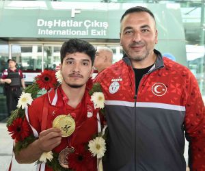 Avrupa Şampiyonu milli halterci Muhammed Furkan Özbek’e coşkulu karşılama