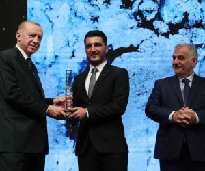 Cumhurbaşkanı Erdoğan’dan İHA foto muhabiri İsmail Coşkun’a birincilik ödülü