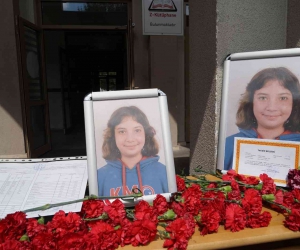 En acı karne töreni: Kazada ölen Tuana için okulunda karne töreni düzenlendi