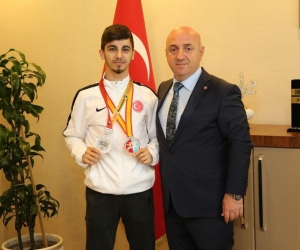 Eray Şamdan Cezayir’de madalya kazandı