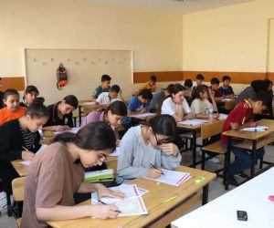 Aksoy’dan sınavlar öncesi öğrencilere destek