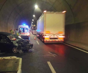 Ayvacık’ta tünelde trafik kazası: 1 ölü, 4 ağır yaralı