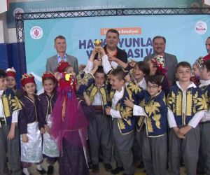 Ümraniye Belediyesi Geleneksek Halk Oyunları’nda ödüller sahiplerini buldu