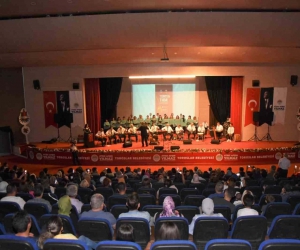 TORTEK Türk Halk Müziği Korosu büyük beğeni topladı