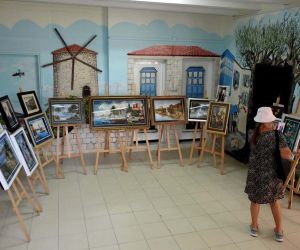 Çeşme Halk Eğitim Müdürlüğü yıl sonu sergisi açıldı