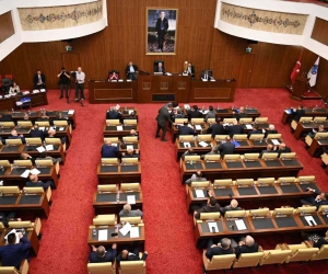 Başkan Murat Köse’nin konuşması sırasında CHP ve İYİ Parti grupları meclis salonunu terk etti