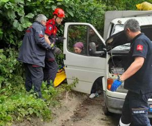 Trabzon’da araç köy yolundan karayoluna düştü: 3 yaralı