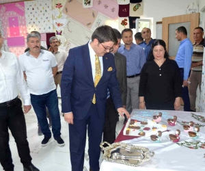 Çemişgezek Halk Eğitimi Merkezi yıl sonu sergisi açıldı