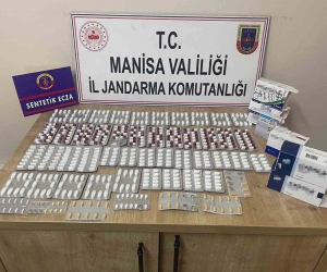 Eczane çalışanının evinde yüzlerce sentetik ecza hapı ele geçirildi