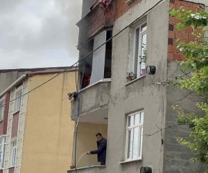 Arnavutköy’de korkutan yangın: Vatandaşlar hortum ve kovayla yangını söndürmeye çalıştı